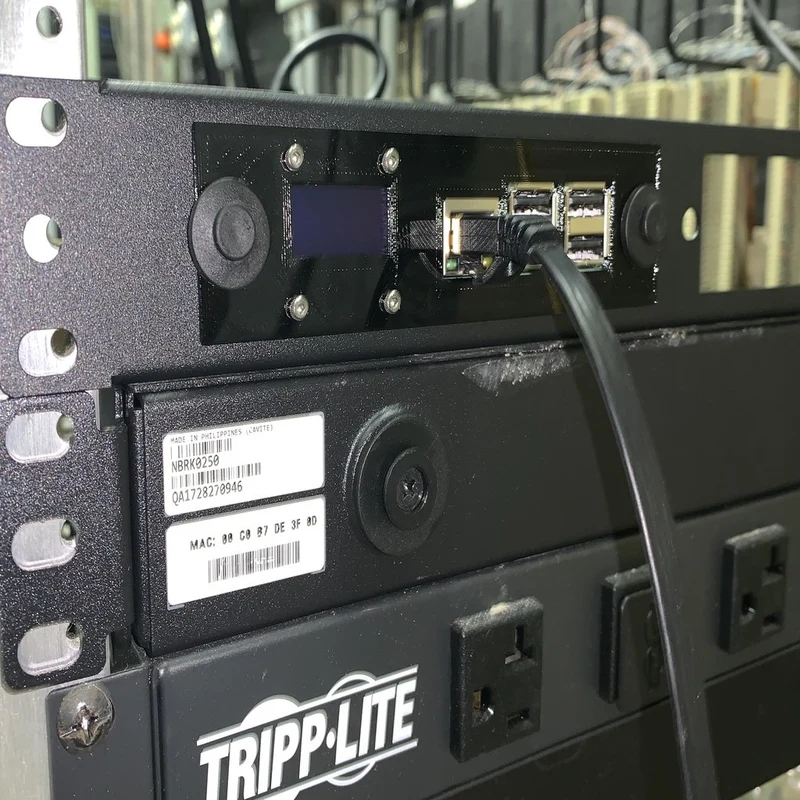 Montage en rack 1U pour Raspberry Pi 3B+ et 4B avec PoE Hat