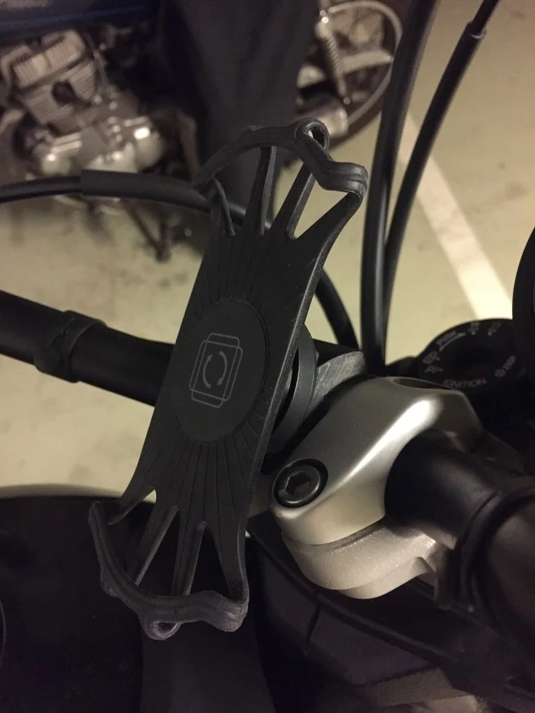 Support de téléphone robuste pour guidon de moto