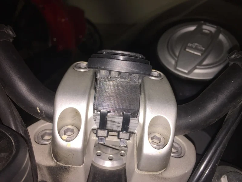 Support de téléphone robuste pour guidon de moto
