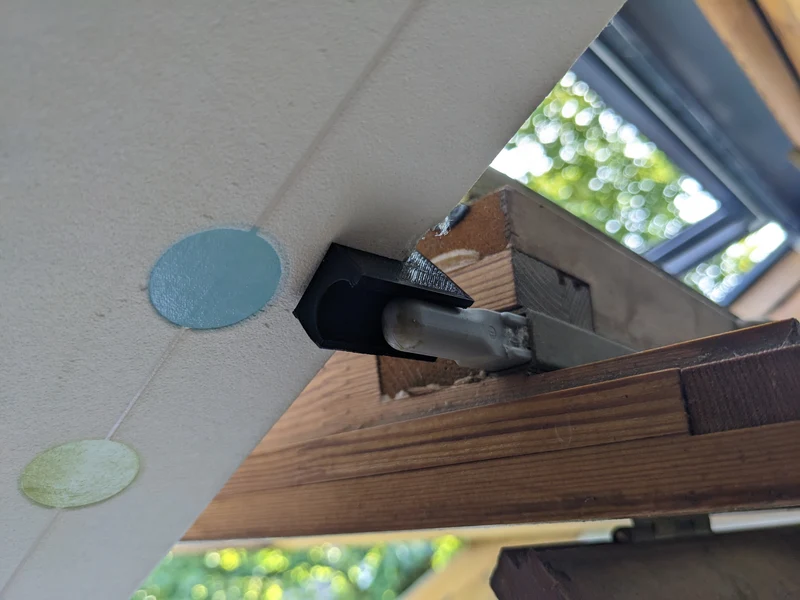 Support de battant Velux pour fenêtres de toit