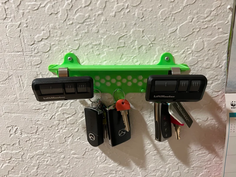 Porte-clés mural avec étagère pratique