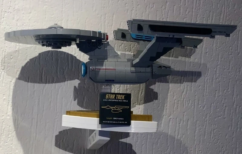 Support mural pour modèles Star Trek BlueBrixx