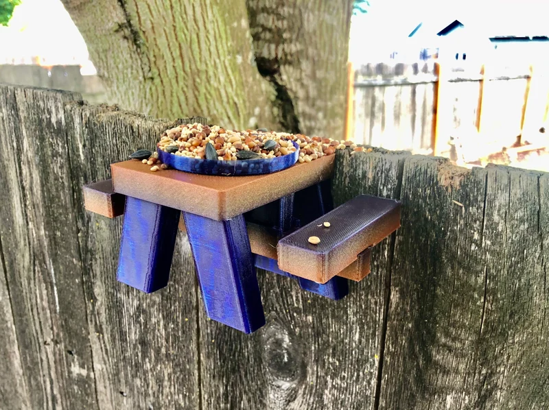 Mangeoire à Écureuil Style Pique-Nique – Pour Montage sur Clôture