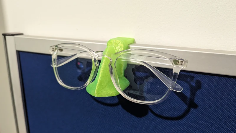Porte-lunettes en forme de nez pour écran de bureau
