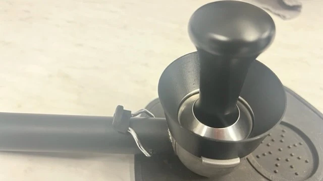 Entonnoir à porte-filtre pour DeLonghi EC155M