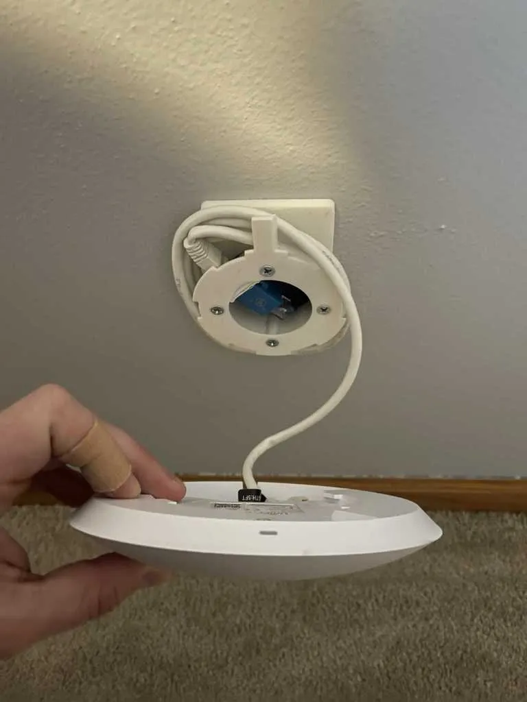 Ubiquiti Unifi Point d'accès AC Lite Plaque murale avec Keystone