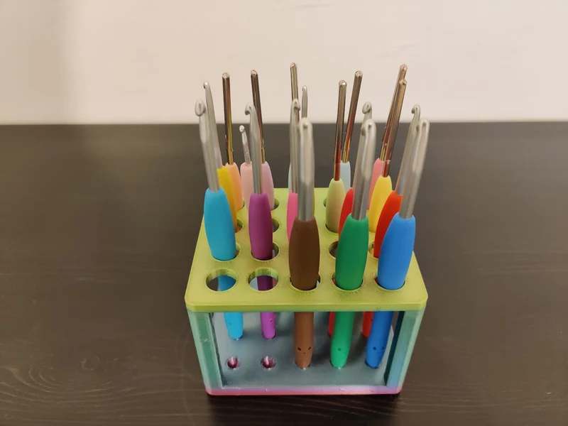 Crochet et porte-stylo