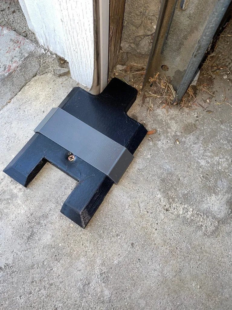 Passage de câble pour la porte de garage de sous-sol