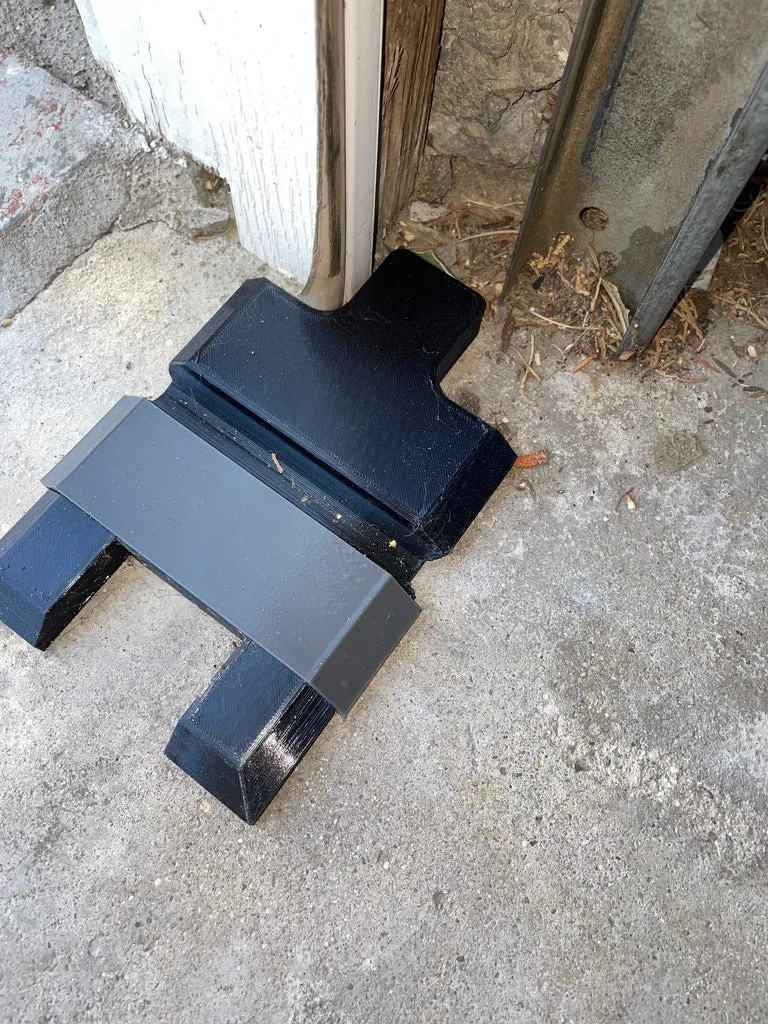 Passage de câble pour la porte de garage de sous-sol