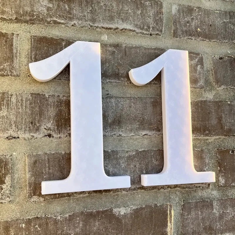 Numéro de maison 9 - Noto Serif - 170 mm de haut - 10 mm de profondeur