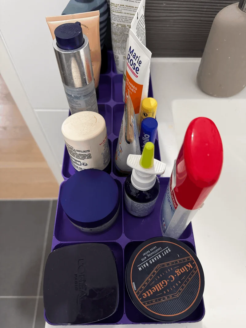Organiseurs de pages pour le lavabo de la salle de bains