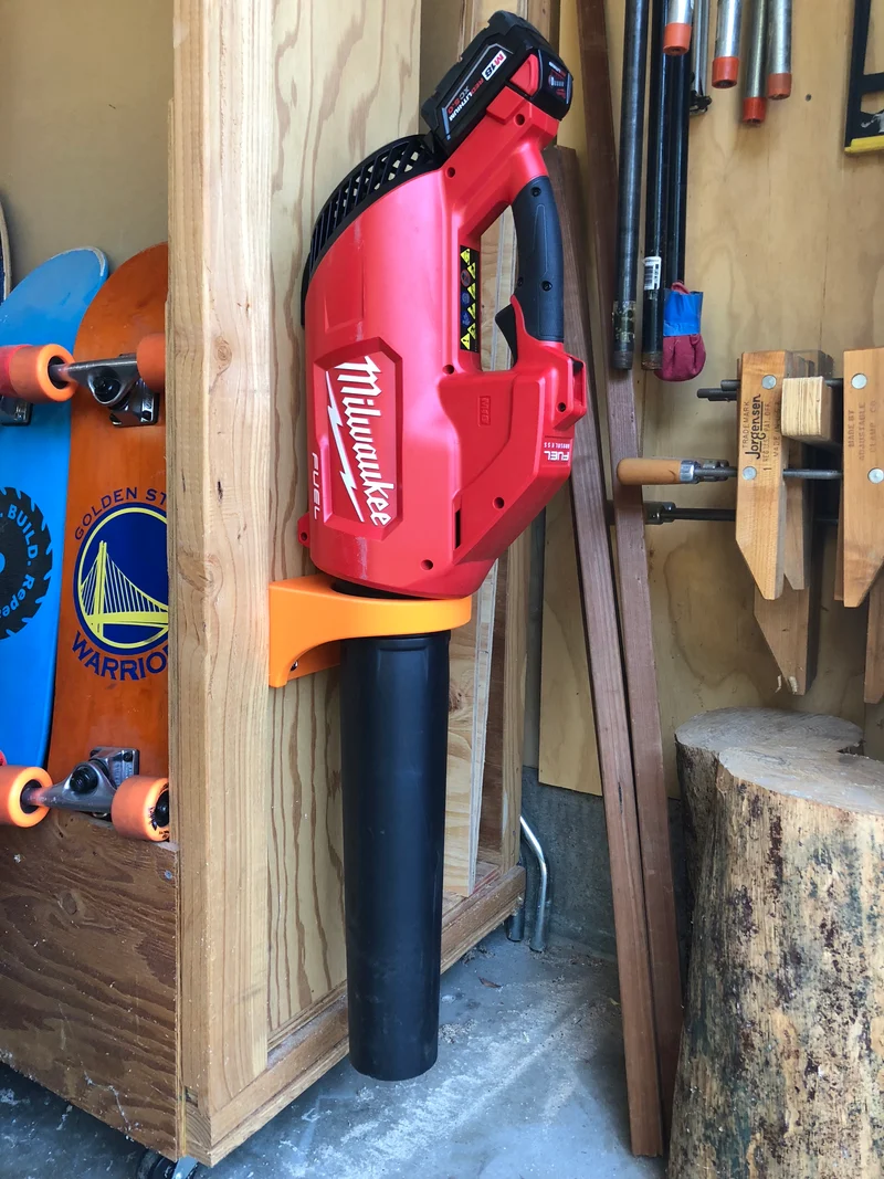 Support mural pour souffleur de feuilles Milwaukee M18