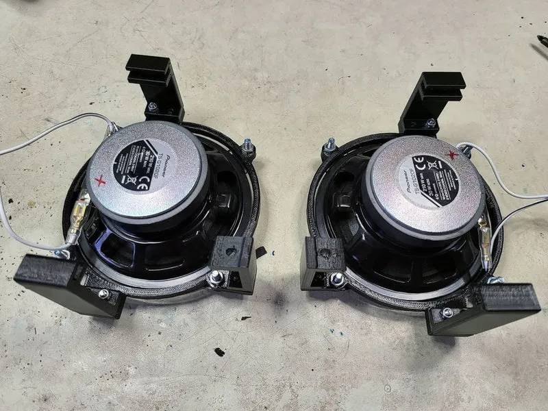 Supports de haut-parleur Renault Twizy (2 pièces / 8 pièces)