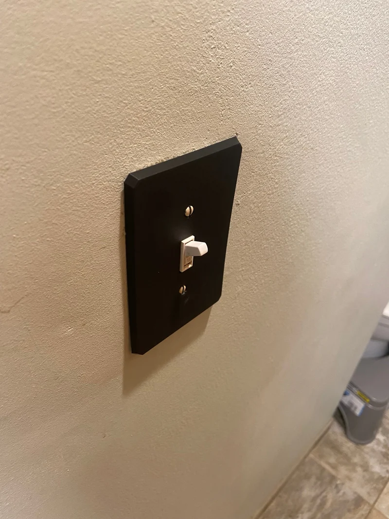 Plaques de recouvrement pour interrupteurs d'éclairage, prises et prises GFCI