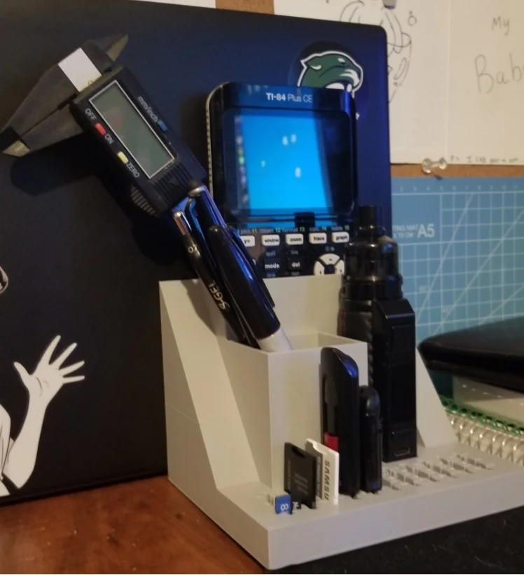 Organiseur de bureau avec porte-cartes USB et SD