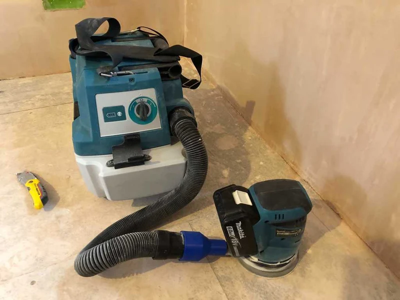 Adaptateur pour connecter la ponceuse Makita 18v à l'aspirateur Makita 18v