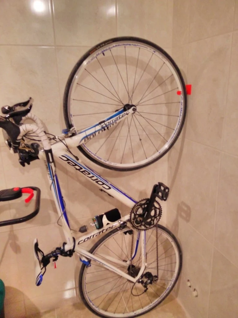 Support de vélo vertical peu encombrant