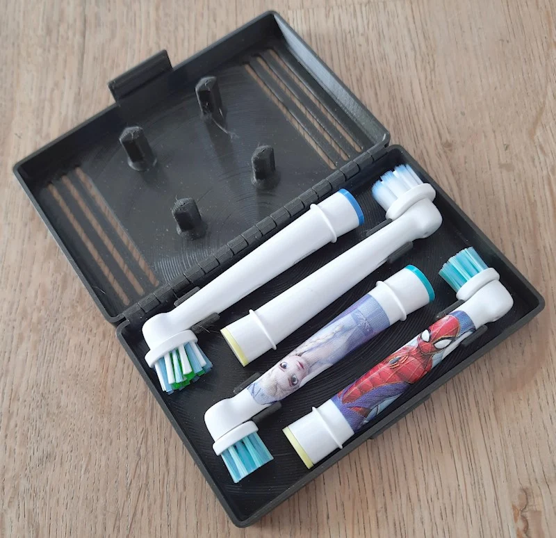 Étui de voyage Oral-B avec support pour têtes de brosse à dents électriques