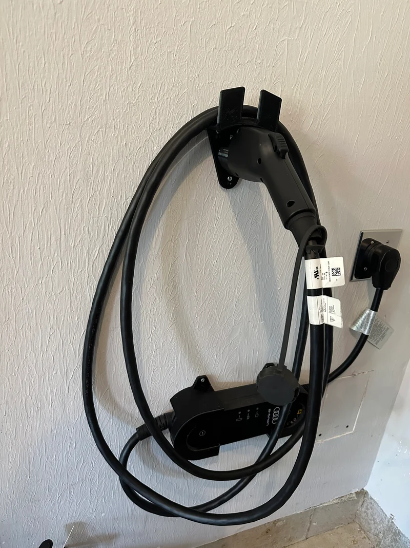 Support mural pour chargeur EV J1772 CCS1