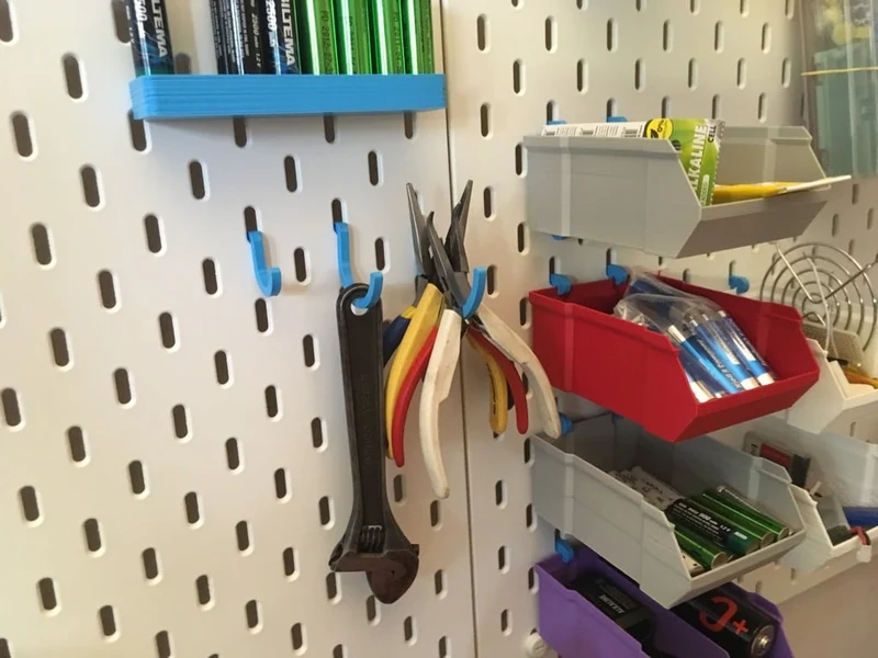 Crochet IKEA Skadis pour suspendre la planche
