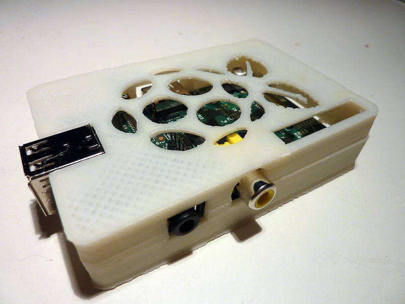 Boîtier Raspberry Pi avec accès GPIO
