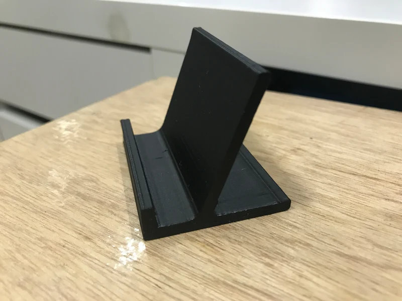 Support simple et robuste pour téléphone et tablette