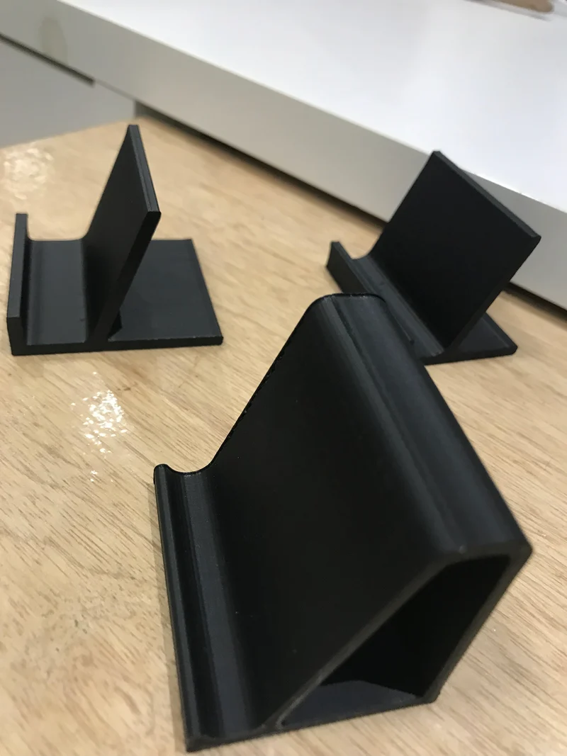 Support simple et robuste pour téléphone et tablette