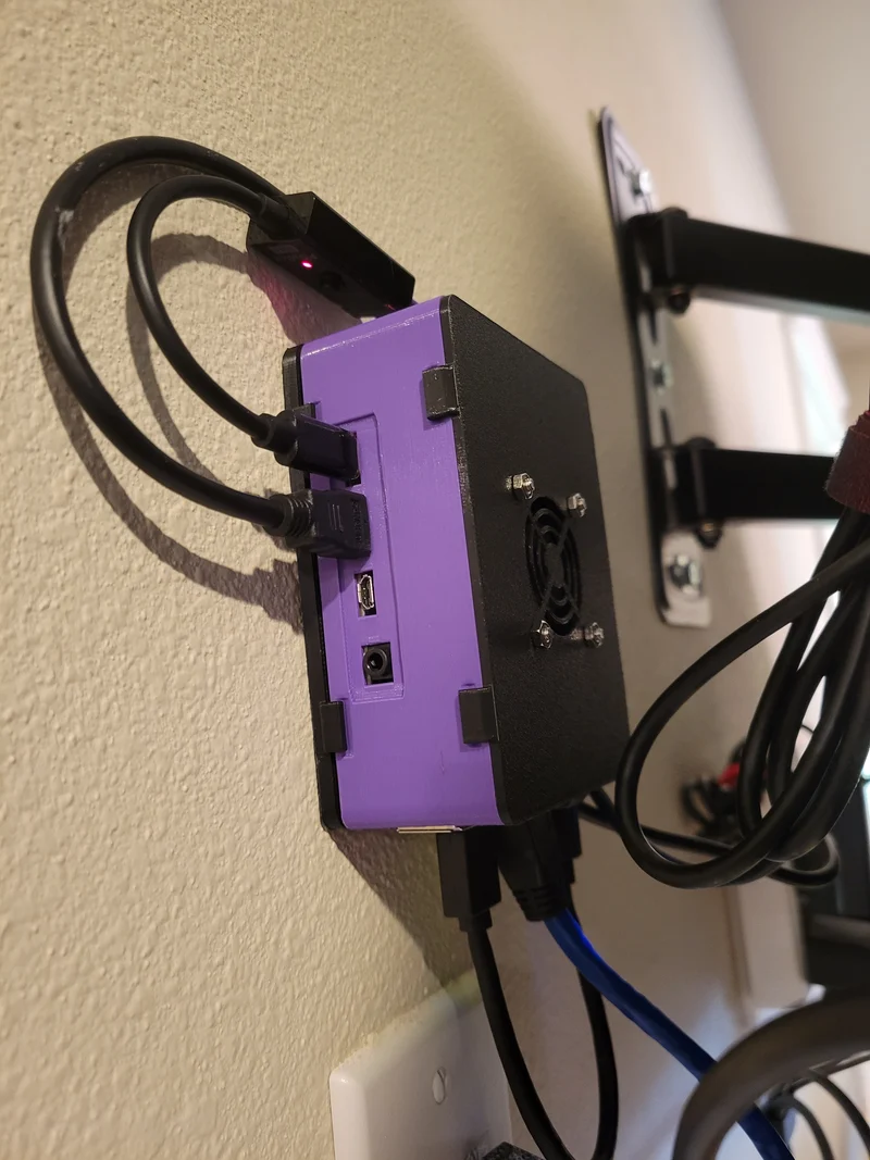 Boîtier mural Raspberry Pi 4 avec emplacement SSD m.2