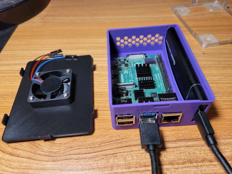 Boîtier mural Raspberry Pi 4 avec emplacement SSD m.2