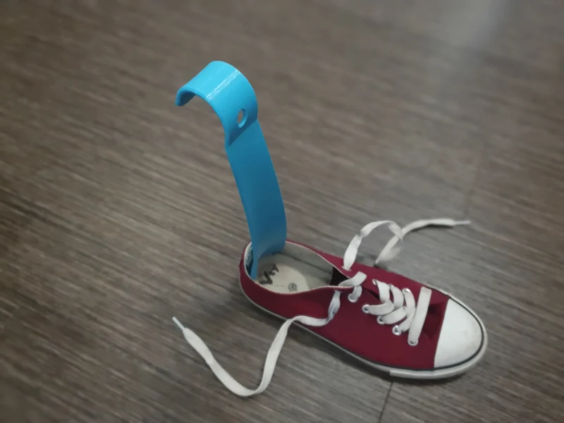 Grand cornet à chaussures sans support avec extrémité coudée pour la suspension