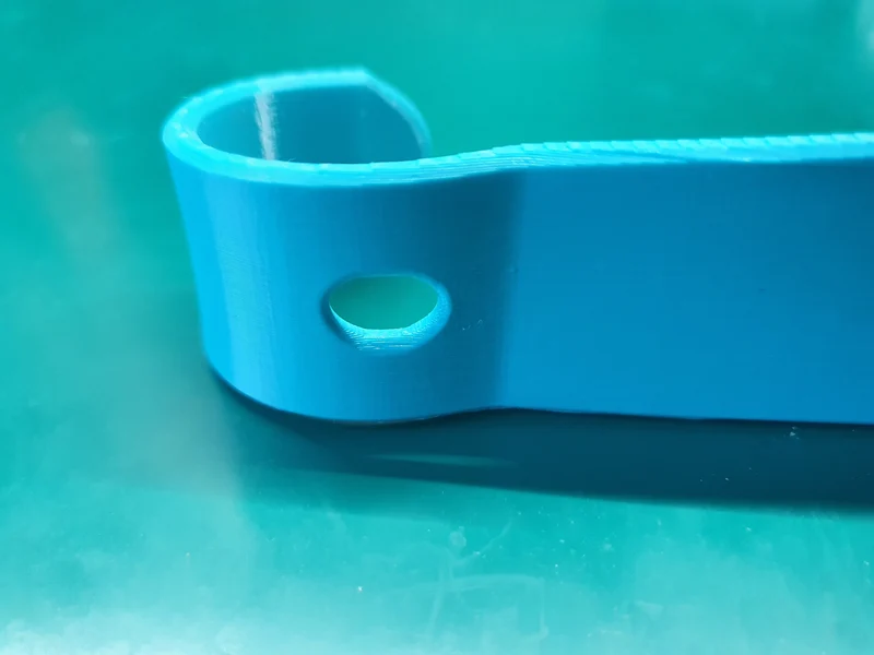 Grand cornet à chaussures sans support avec extrémité coudée pour la suspension