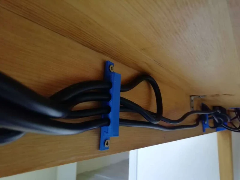 Organisateur de câbles de bureau pour les câbles de PC jusqu'à 7 mm