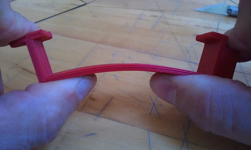 Support universel pour téléphone sur trépied