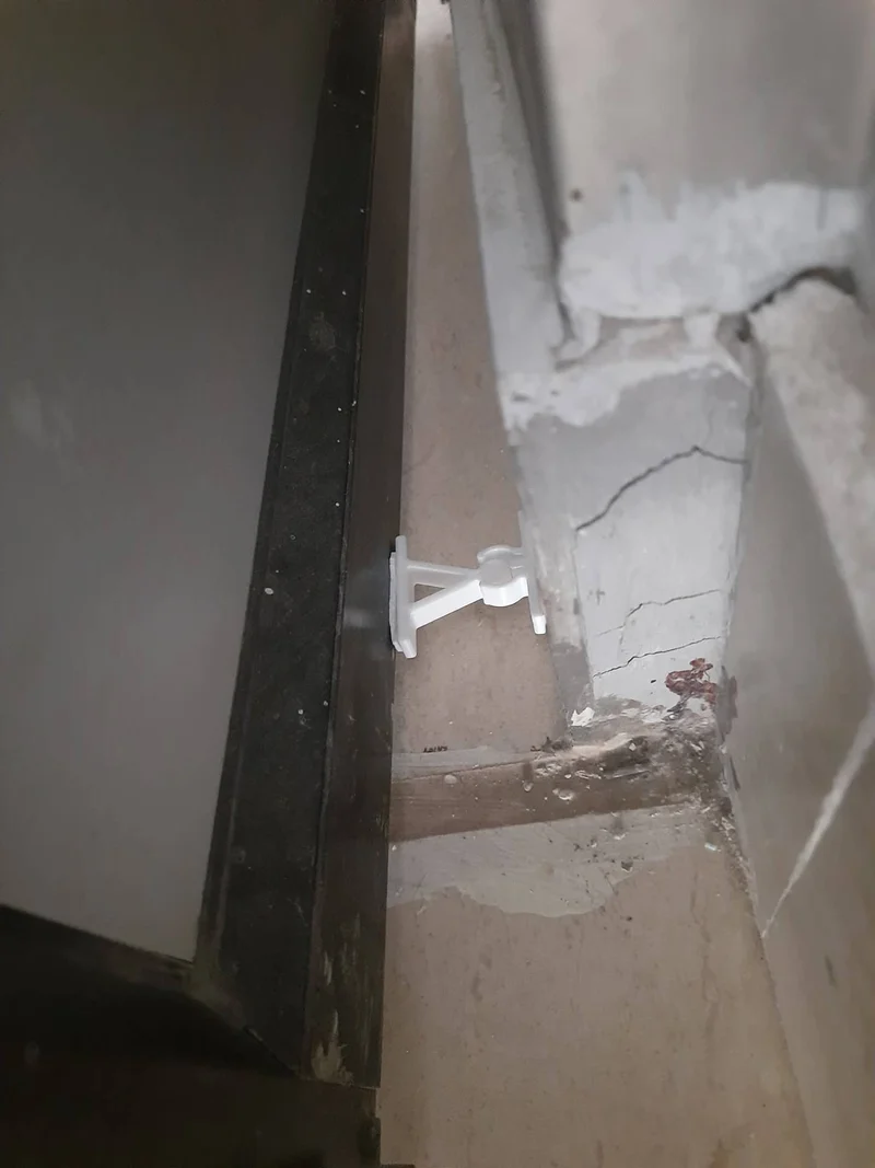 Butoir de porte en deux parties
