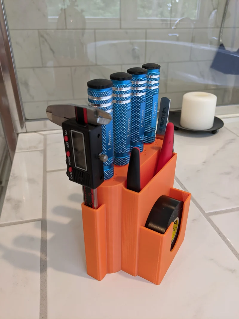 Organisateur d'outils de bureau pour les drones FPV et l'impression 3D