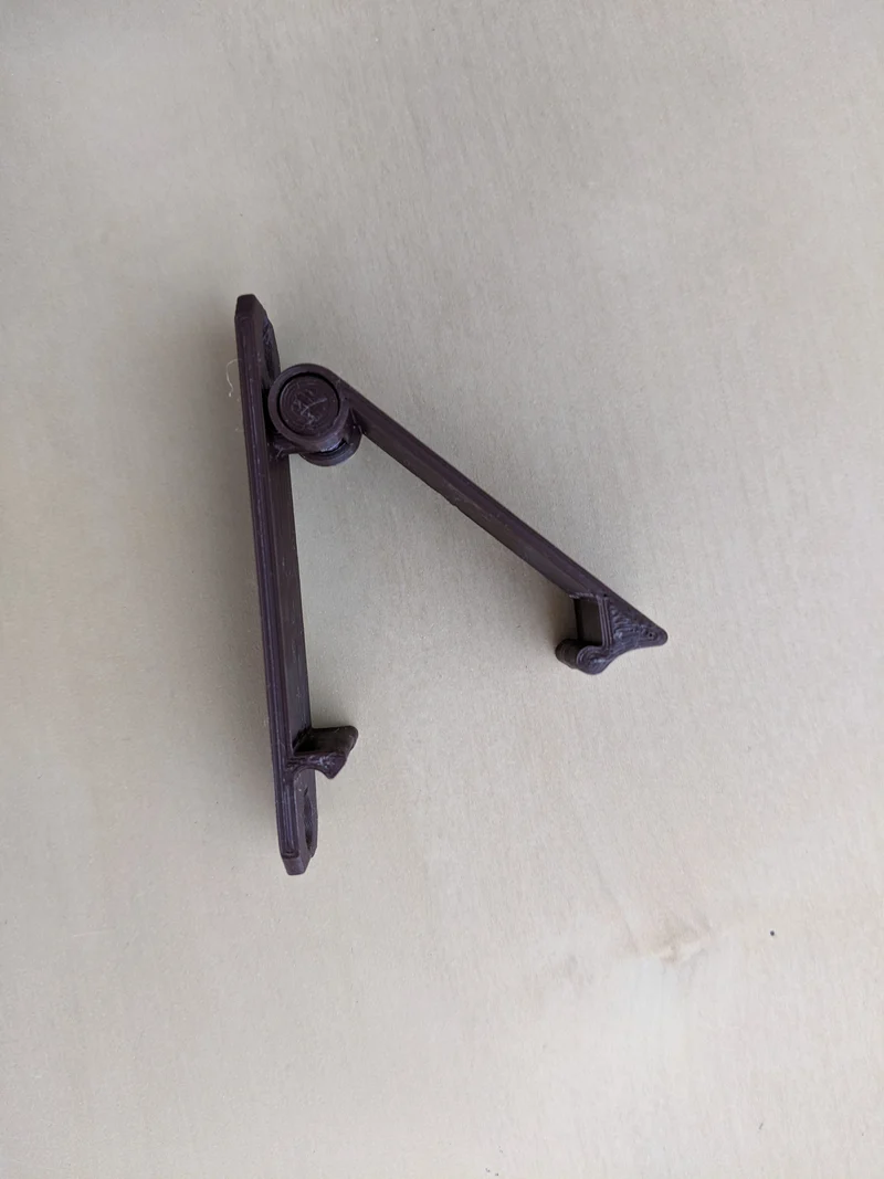 Clips de gestion des câbles avec charnière