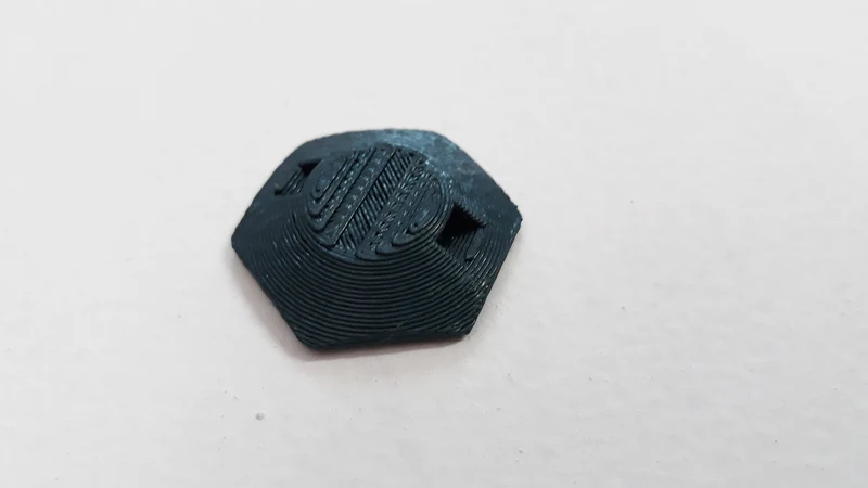 Colliers de serrage hexagonaux pour la gestion des fils et des tuyaux