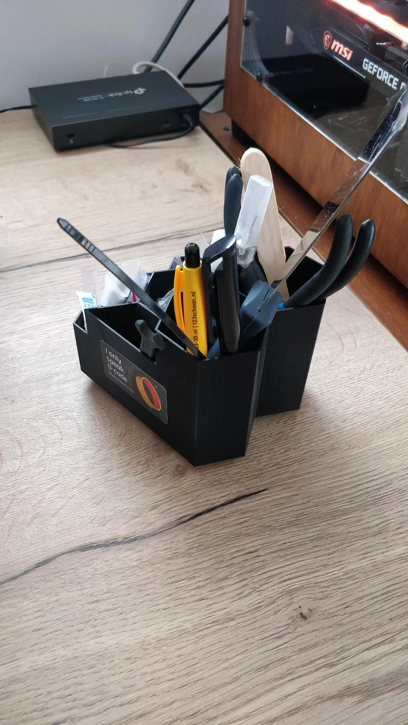 Organisateur de bureau en nid d'abeille pour le rangement des outils