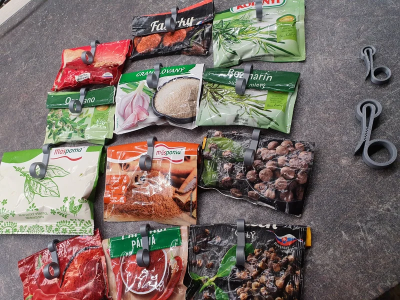 Petite pince pour fermer les sacs d'épices