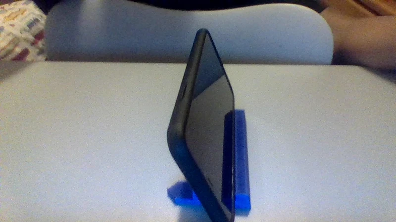 Support pour téléphone et iPad avec triangles au dos