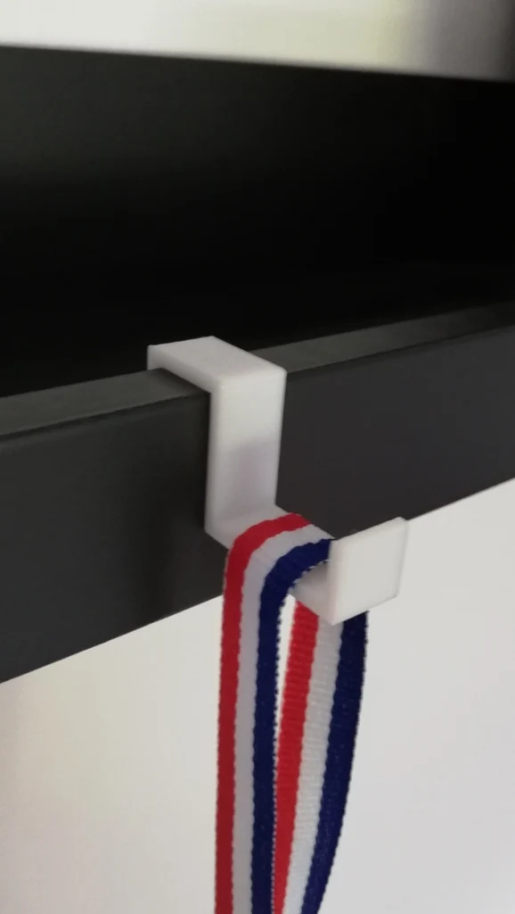 IKEA MOSSLANDA support de médailles