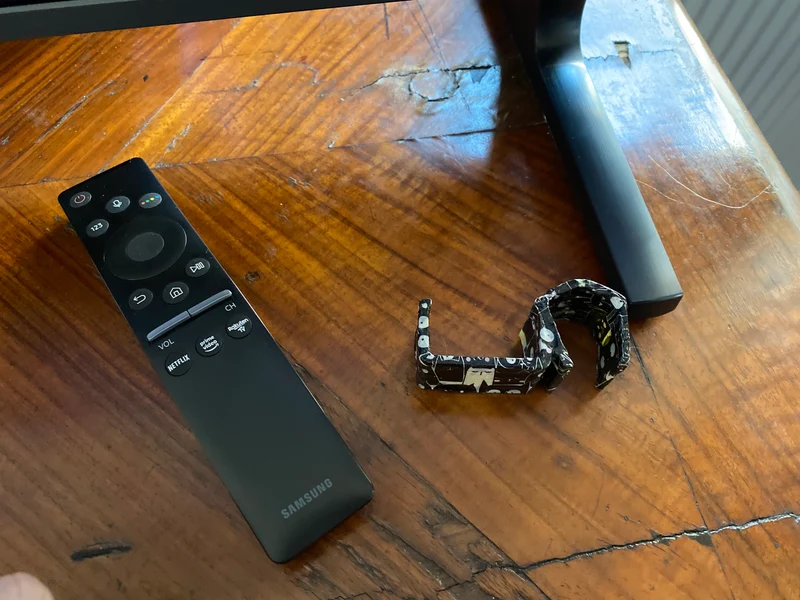 Support de télécommande TV pour Samsung UE55RU8002 - deux types