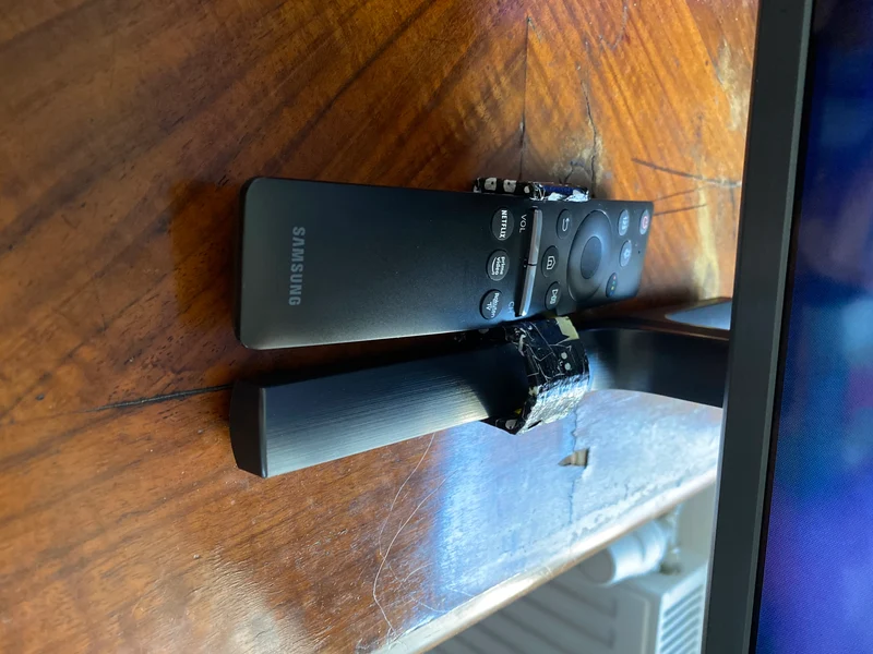 Support de télécommande TV pour Samsung UE55RU8002 - deux types