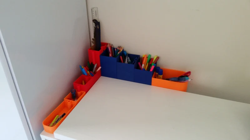 Organisateur de bureau modulaire personnalisable pour stylos et crayons