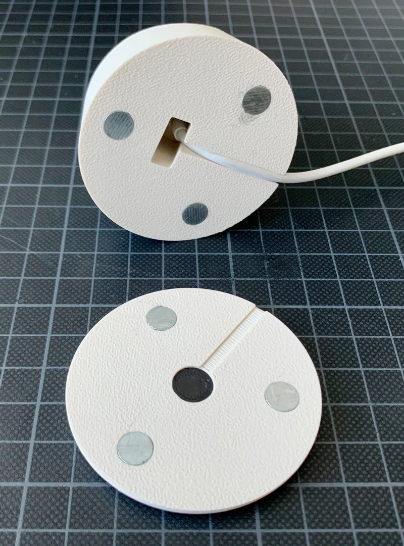 Support pour Apple Watch avec gestion cachée des câbles et fond antidérapant