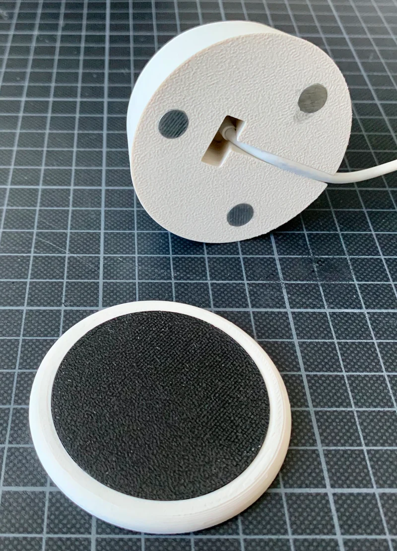 Support pour Apple Watch avec gestion cachée des câbles et fond antidérapant