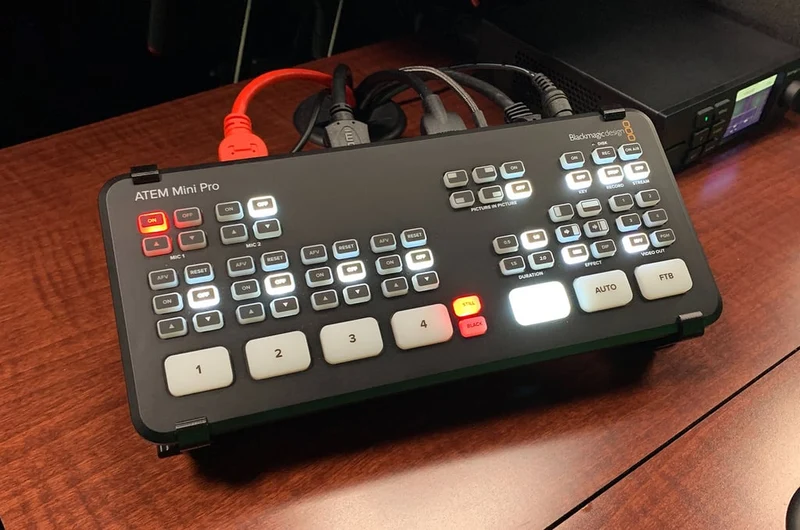 Socle Blackmagic ATEM Mini / Mini Pro pour un meilleur refroidissement et un meilleur angle de vue