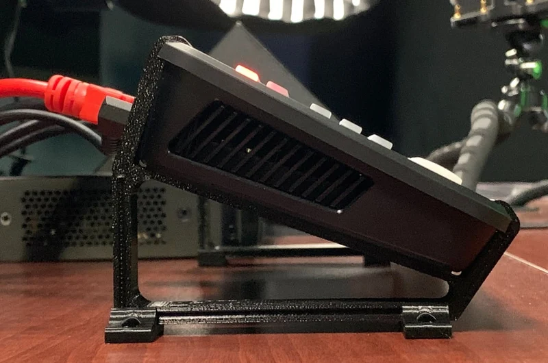 Socle Blackmagic ATEM Mini / Mini Pro pour un meilleur refroidissement et un meilleur angle de vue