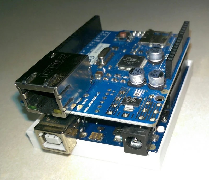 Adruino Uno Mini Bumper Bumper épais et auto-rétentif - Idéal pour les étudiants et les bricoleurs