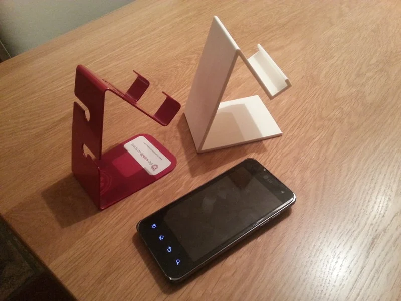 Support universel pour téléphone portable réalisé avec Openscad